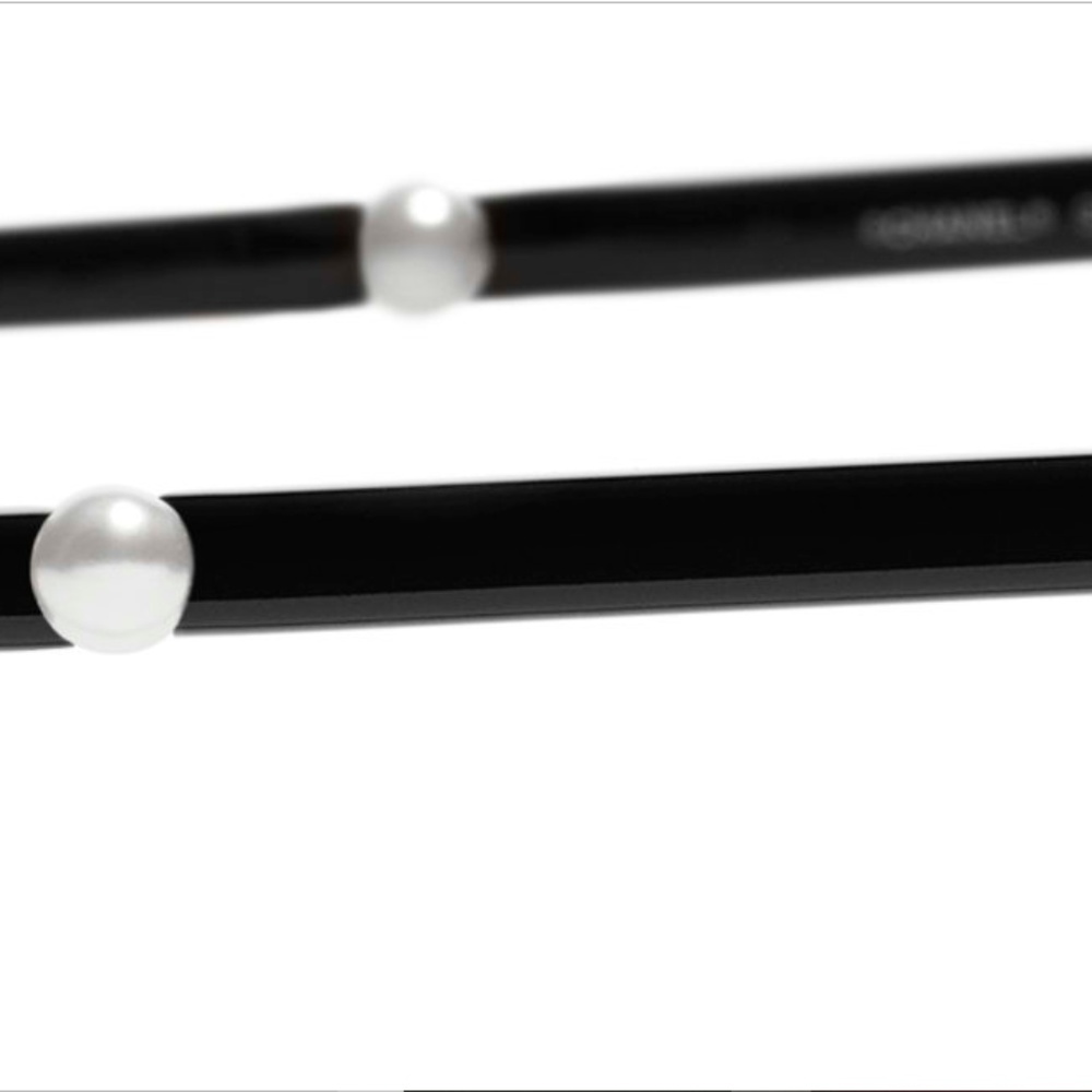 EUC Chanel Eyeglasses with Pearl Temples - Picture 4 of 8